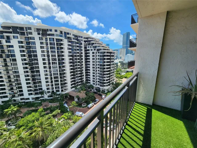$349,000 | 540 Brickell Key Drive, Unit 1603, Miami, FL 33131