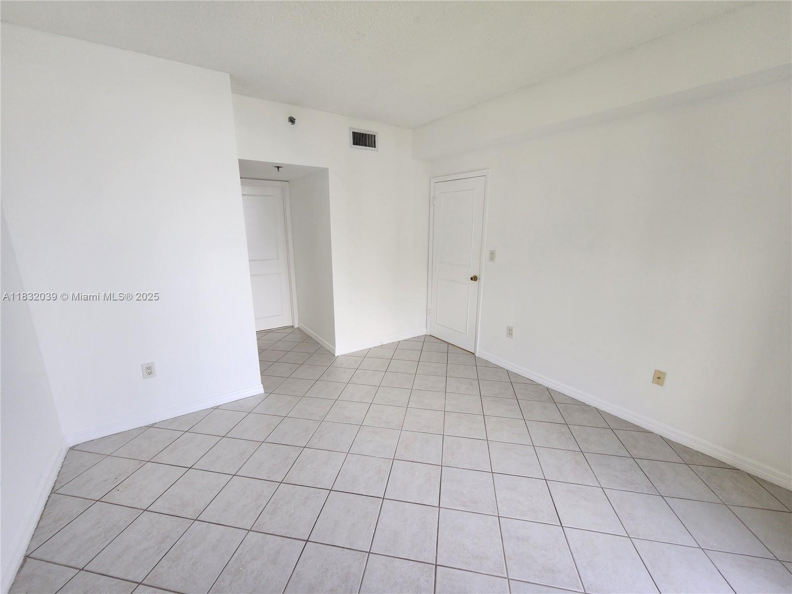 540 Brickell Key Drive, Unit 1603 Miami, FL 33131 - Photo 8 of 12