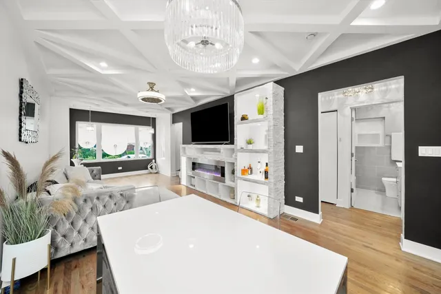 $599,999 | 3715 Euclid Avenue, Berwyn, IL 60402