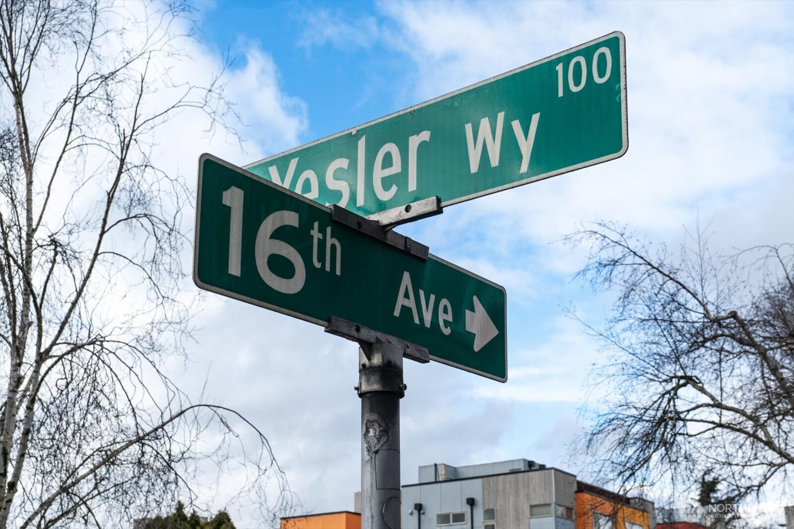 1600 Way E Yeslelr Way East, Unit 102 Seattle, WA 98122 - Photo 27 of 30 a street sign that is on a pole