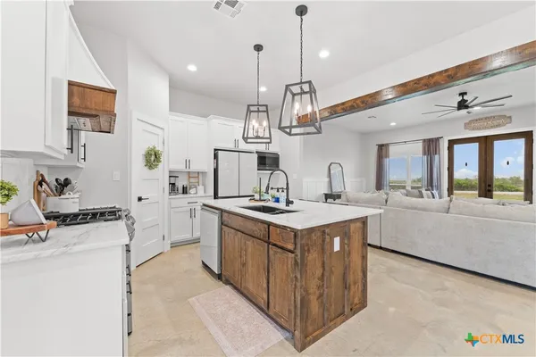 $485,000 | 13487 Wedel Cemetery Road, Rogers, TX 76569