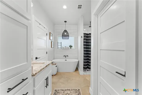 $445,900 | 13487 Wedel Cemetery Road, Rogers, TX 76569