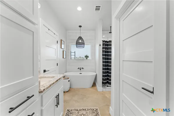 $485,000 | 13487 Wedel Cemetery Road, Rogers, TX 76569