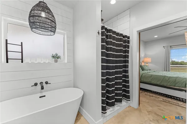 $485,000 | 13487 Wedel Cemetery Road, Rogers, TX 76569