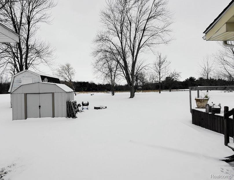2083 North Morrish Road Flushing, MI 48433 - Photo 3 of 16 Back yard.jpg