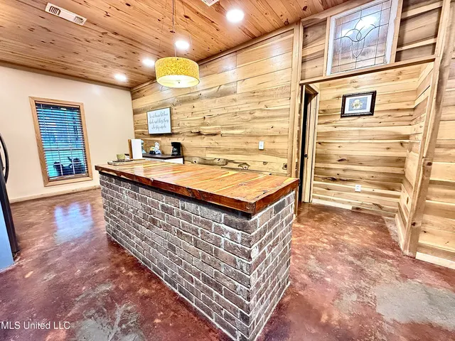 $385,000 | 263 J W Daniels Road, Oak Vale, MS 39656