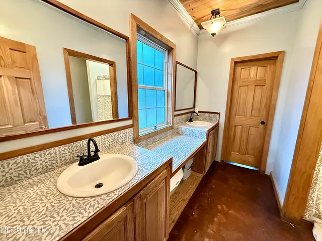 $385,000 | 263 J W Daniels Road, Oak Vale, MS 39656