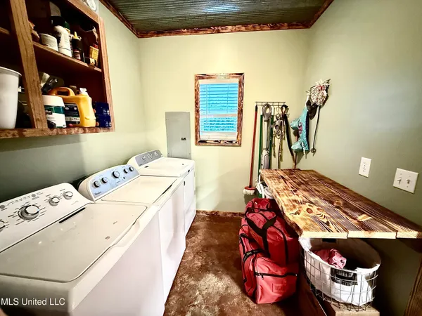 $385,000 | 263 J W Daniels Road, Oak Vale, MS 39656