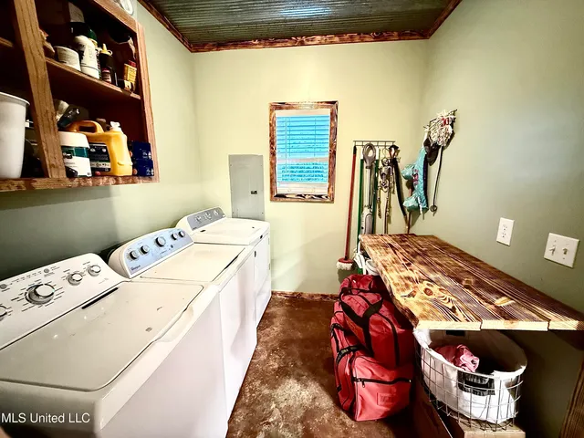 $385,000 | 263 J W Daniels Road, Oak Vale, MS 39656