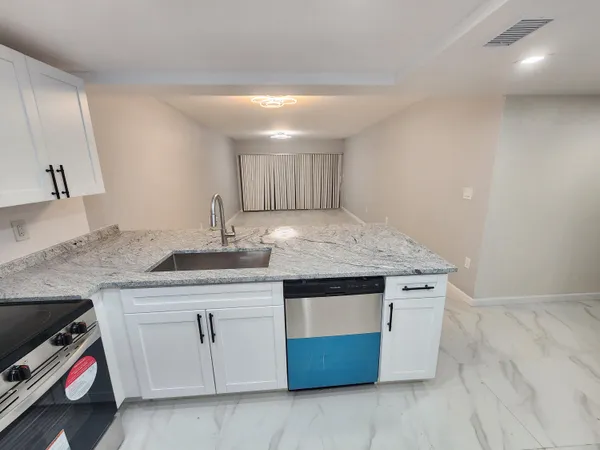 $1,900 | 485 North Pine Island Road, Unit A204, Plantation, FL 33324