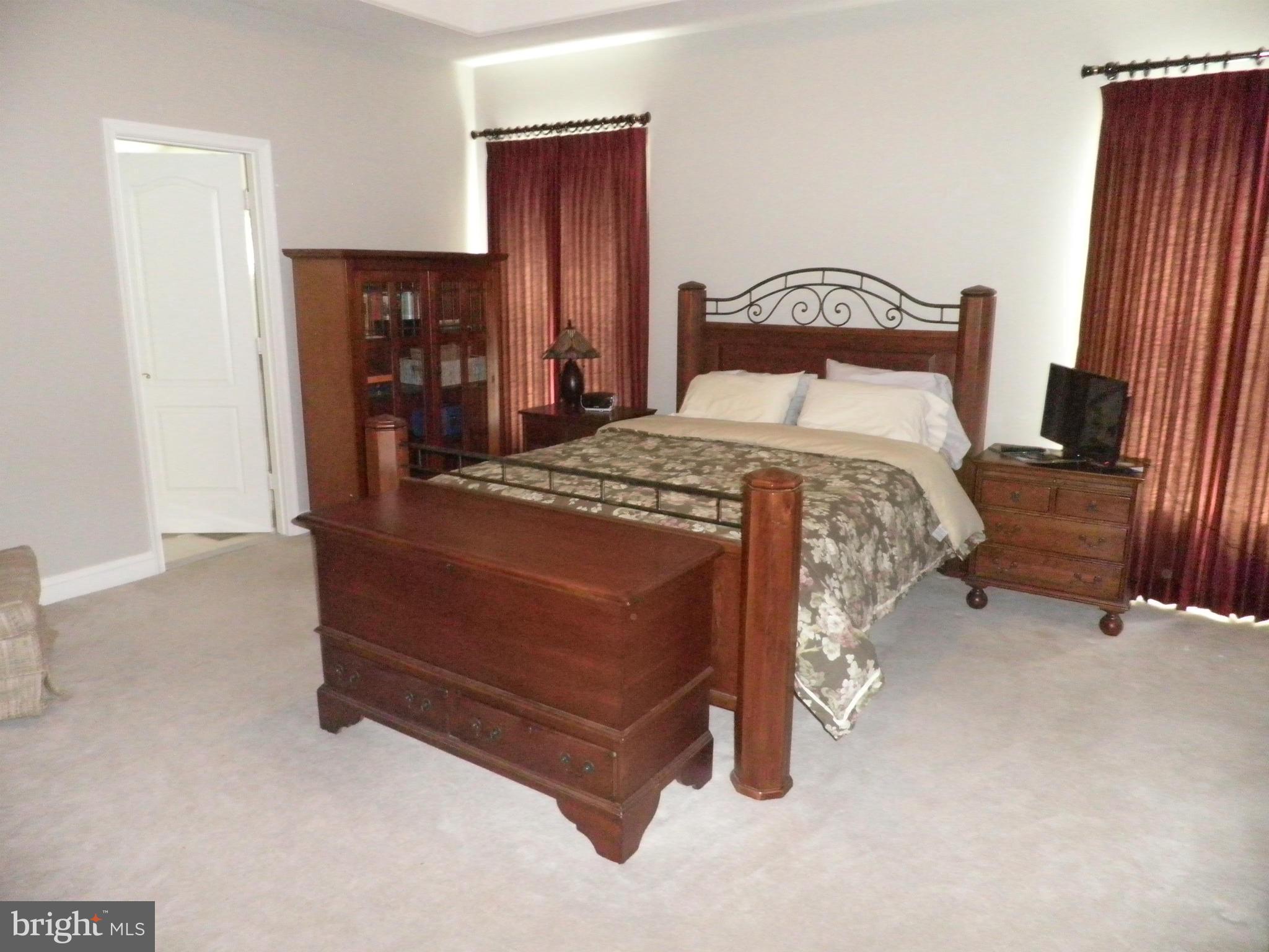 2662 Brook Valley Road Frederick, MD 21701 - Photo 17 of 26 Spacious master bedroom