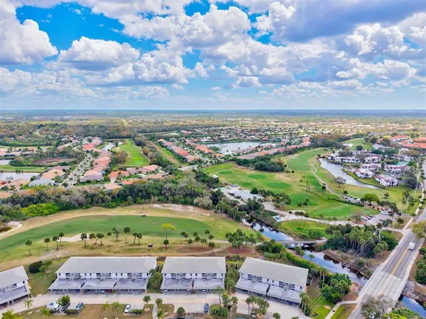 $179,900 | 918 Capri Isles Boulevard, Unit 205, Venice, FL 34292