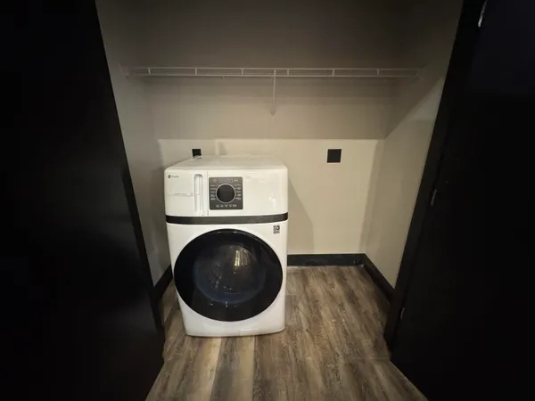 $2,395 | 200 West College Avenue, Unit 306, Appleton, WI 54911