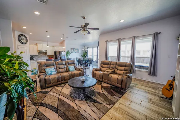 $398,000 | 104 Fairway Drive, Floresville, TX 78114