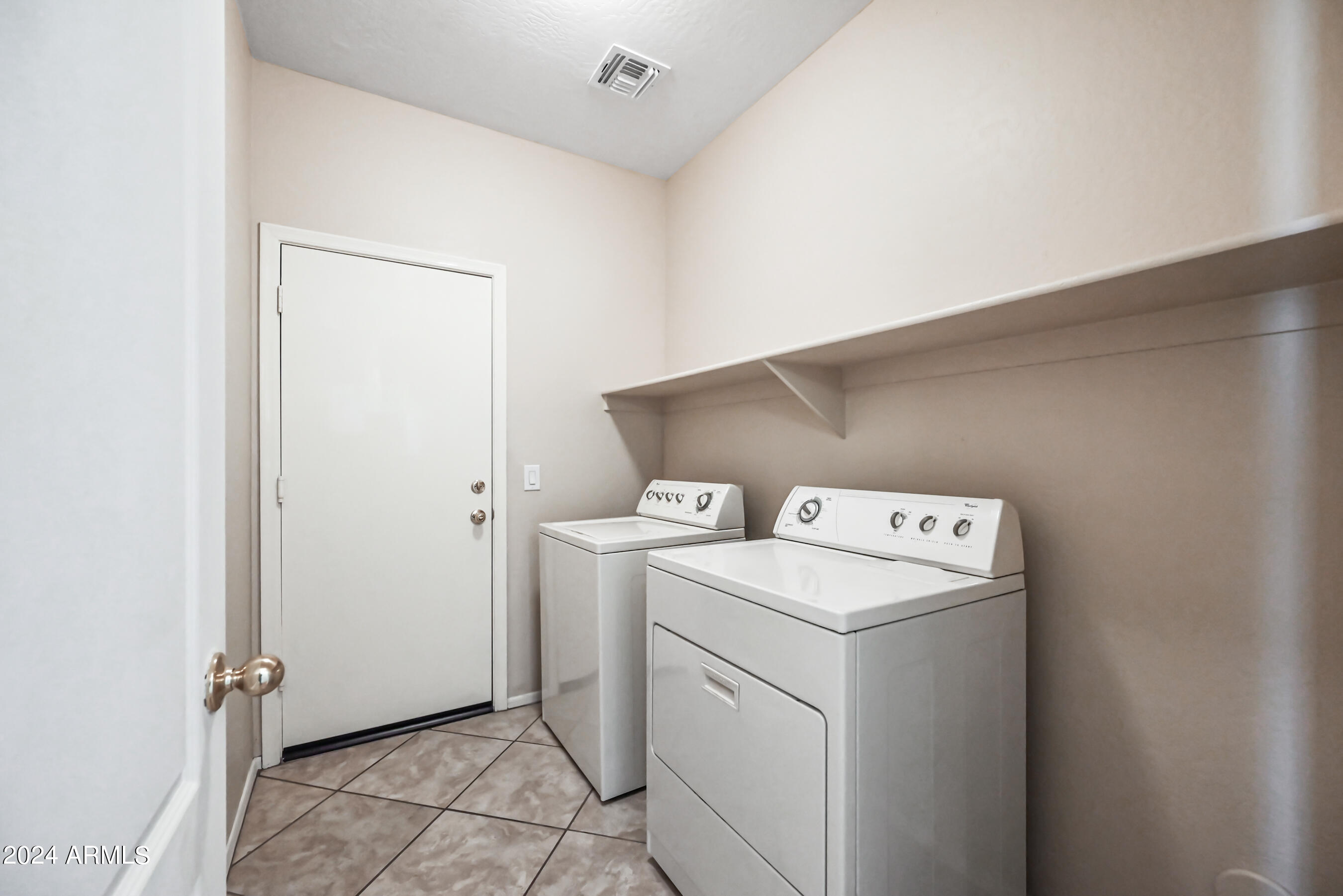 1543 East Nightingale Lane Gilbert, AZ 85298 - Photo 16 of 33 16-1543ENL-ocupix-Day2