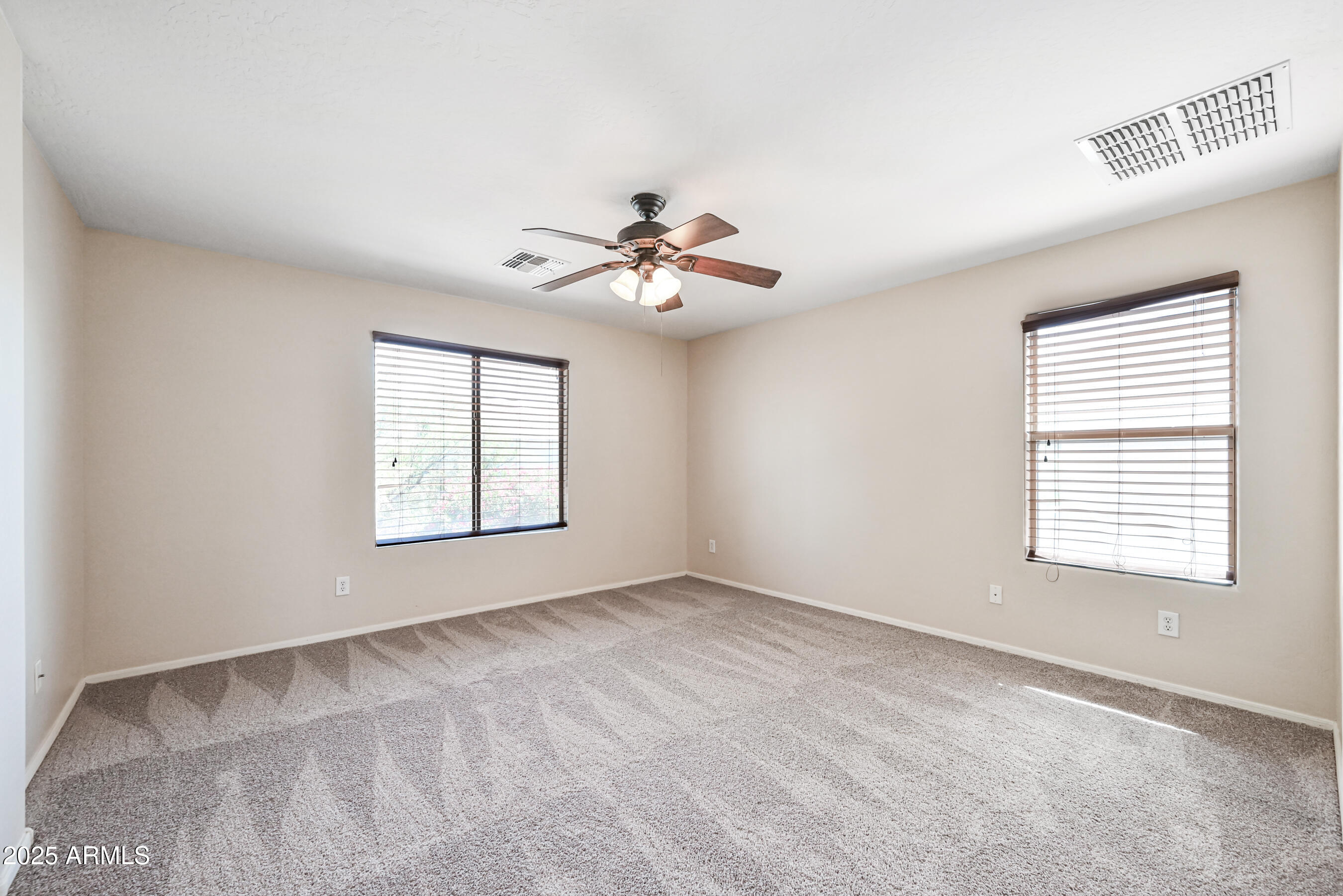 1543 East Nightingale Lane Gilbert, AZ 85298 - Photo 21 of 33 21-1543ENL-ocupix-Day2