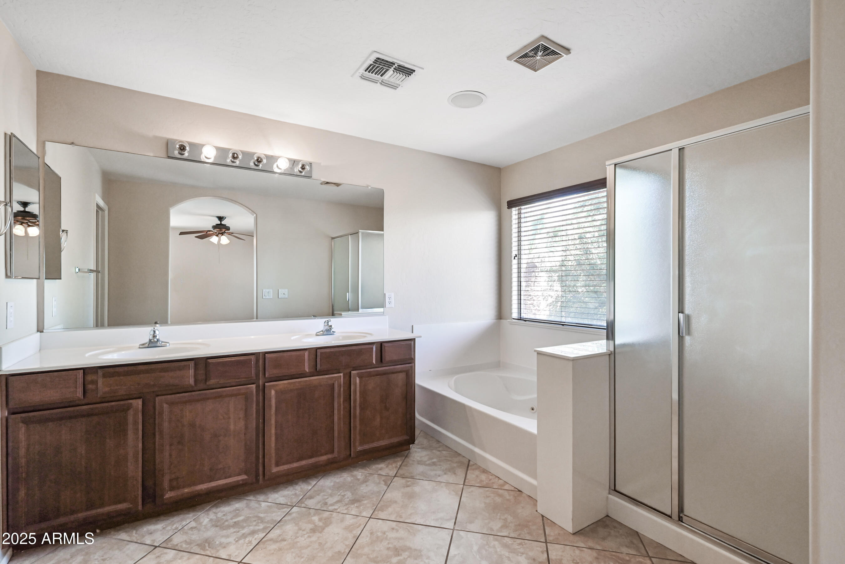 1543 East Nightingale Lane Gilbert, AZ 85298 - Photo 24 of 33 24-1543ENL-ocupix-Day2