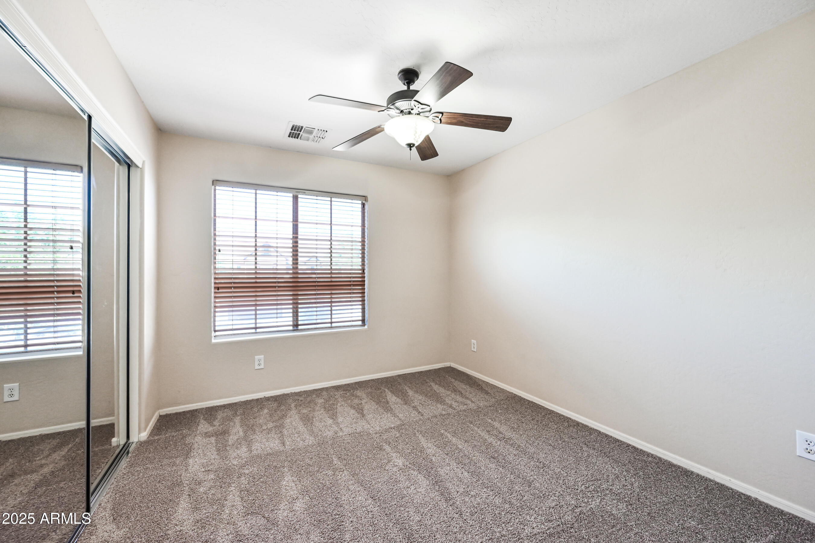 1543 East Nightingale Lane Gilbert, AZ 85298 - Photo 28 of 33 28-1543ENL-ocupix-Day2