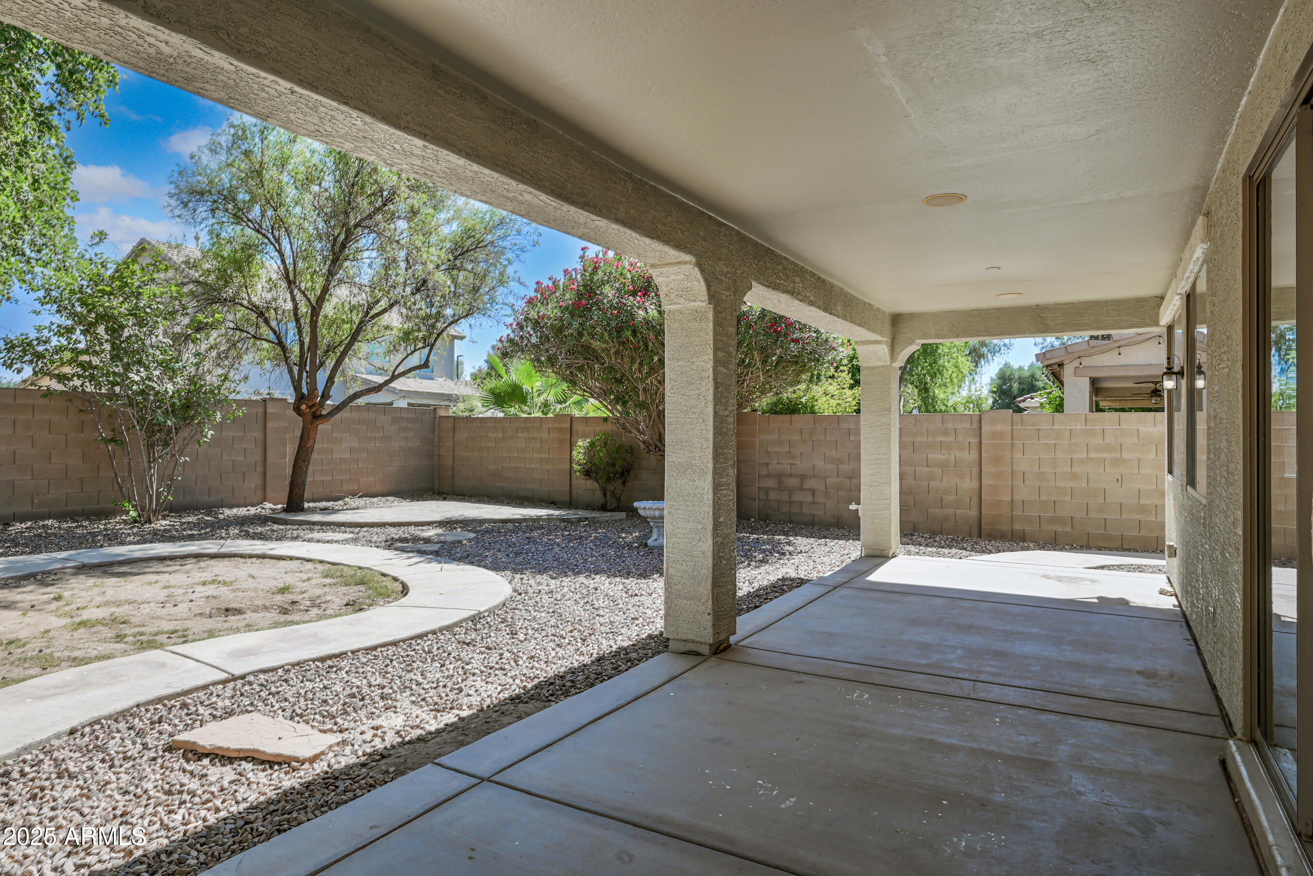 1543 East Nightingale Lane Gilbert, AZ 85298 - Photo 31 of 33 31-1543ENL-ocupix-Day2