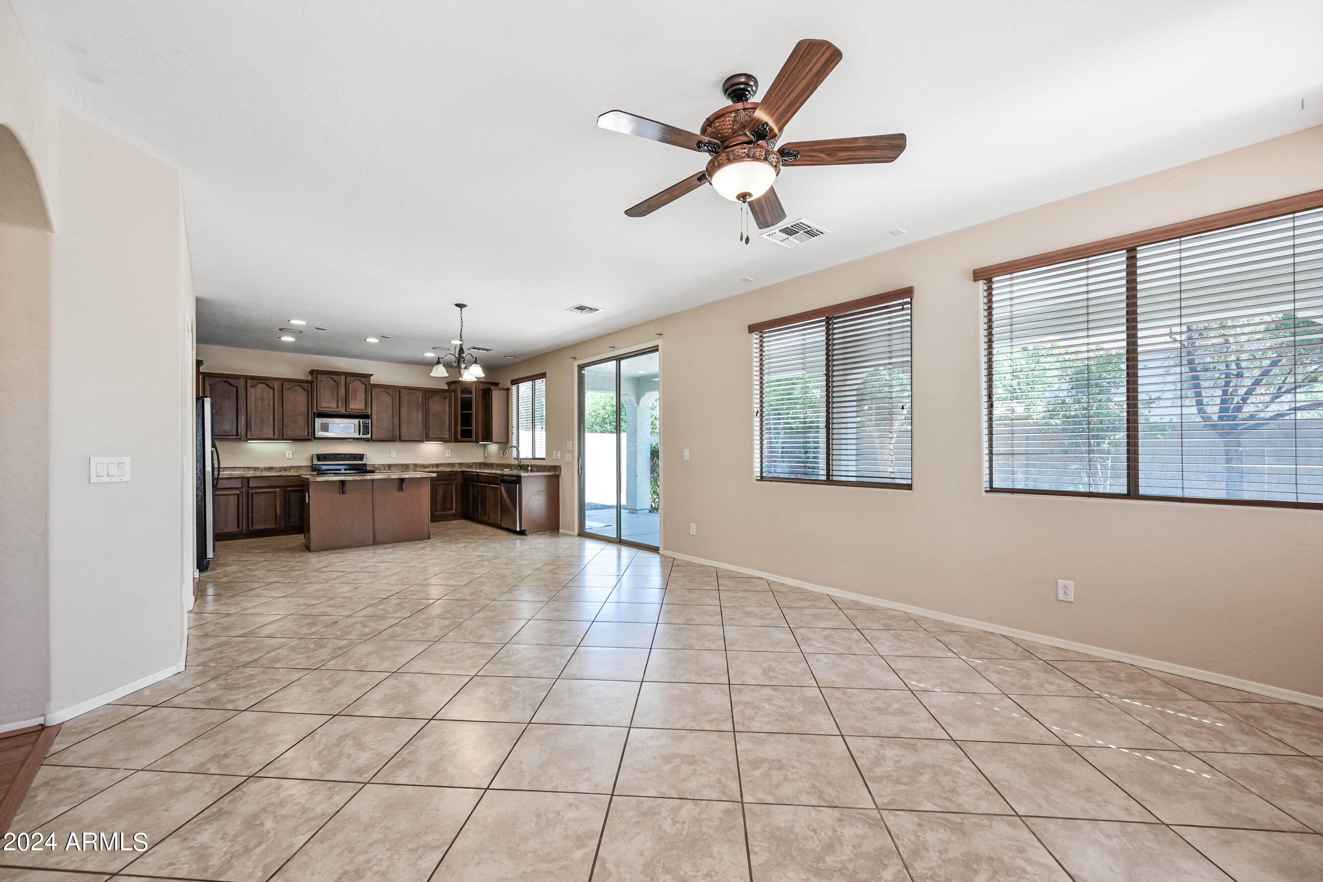 1543 East Nightingale Lane Gilbert, AZ 85298 - Photo 7 of 33 7-1543ENL-ocupix-Day2