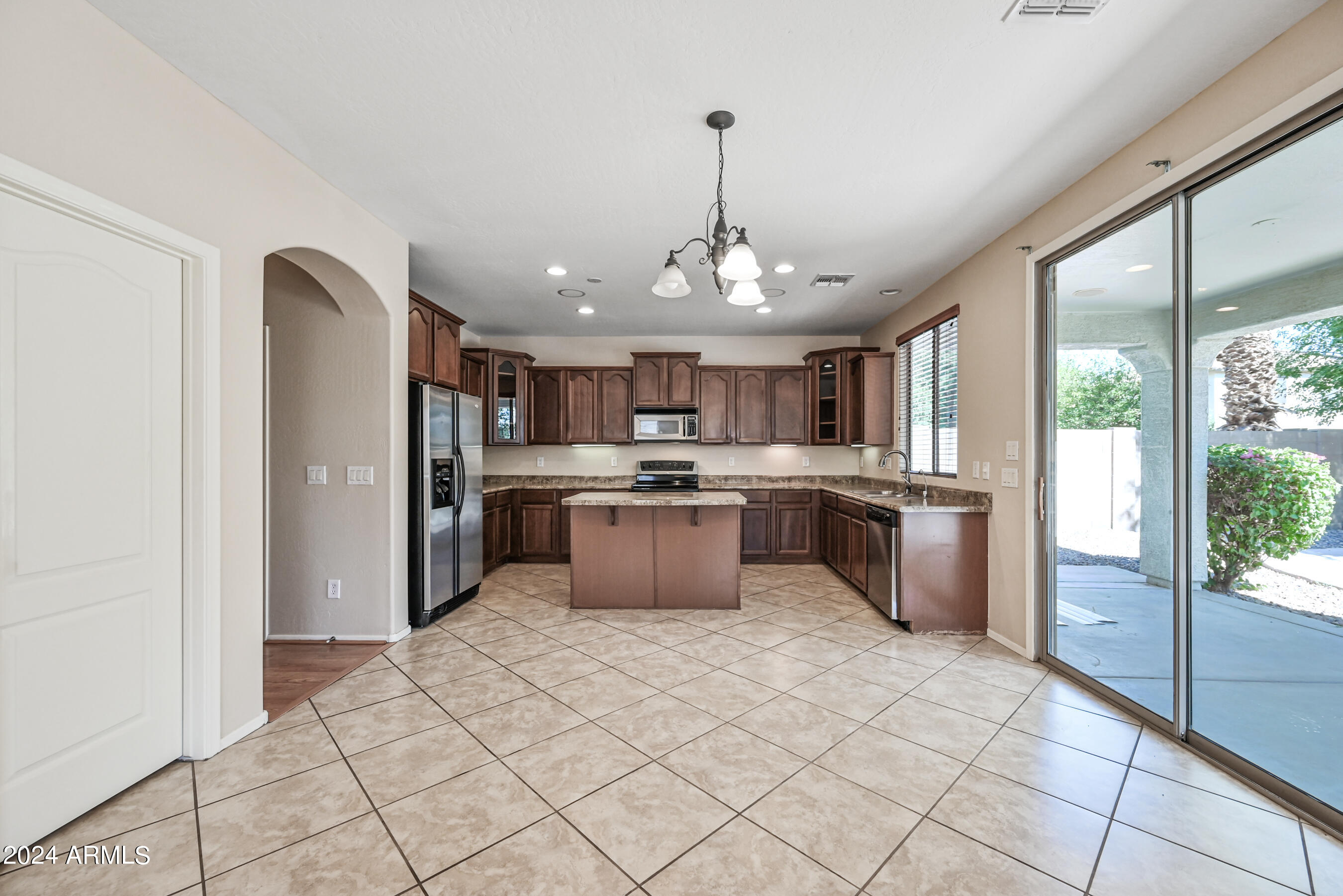 1543 East Nightingale Lane Gilbert, AZ 85298 - Photo 8 of 33 8-1543ENL-ocupix-Day2