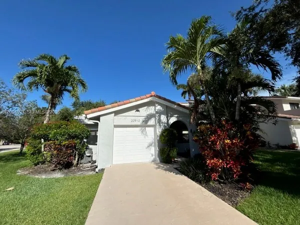 $3,250 | 20910 Estada Lane, Boca Raton, FL 33433