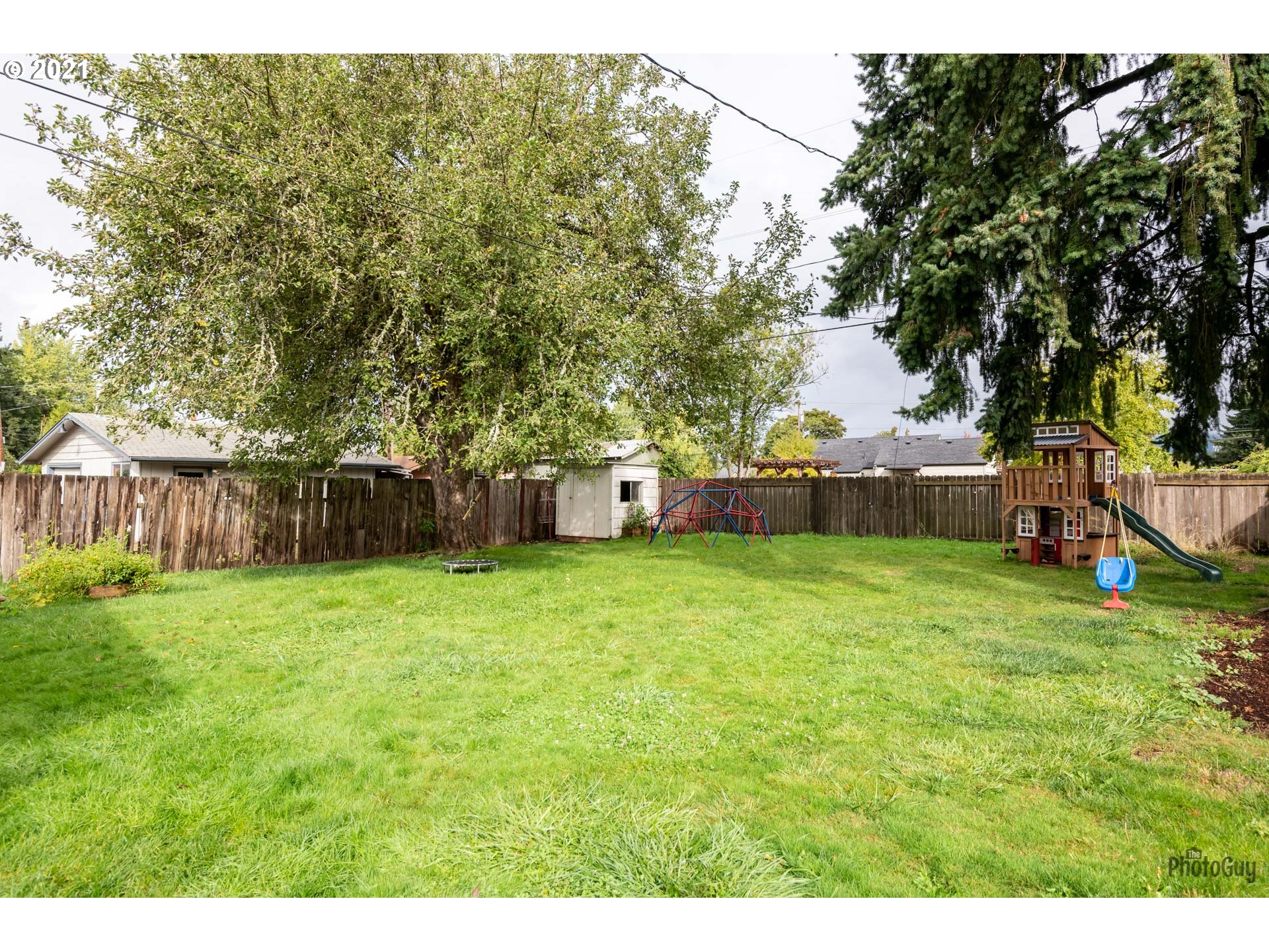 1872 I Street Springfield, OR 97477 - Photo 23 of 24 a childrens park with lots of green space