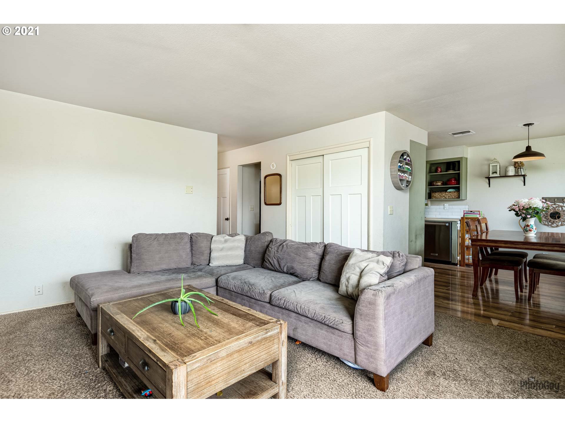 1872 I Street Springfield, OR 97477 - Photo 7 of 24 a living room with furniture and a table