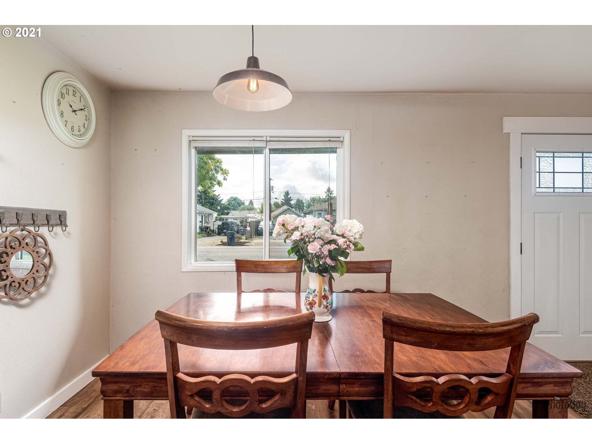 1872 I Street Springfield, OR 97477 - Photo 10 of 24 a view of a dining room with furniture and window