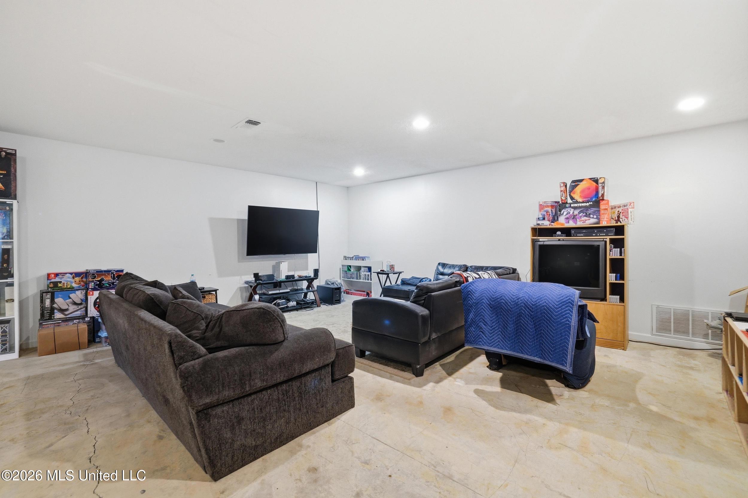 1237 Main Street Ocean Springs, MS 39564 - Photo 52 of 62 60_r6__8452_autoremove_32638272