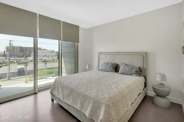a view of a livingroom with furniture