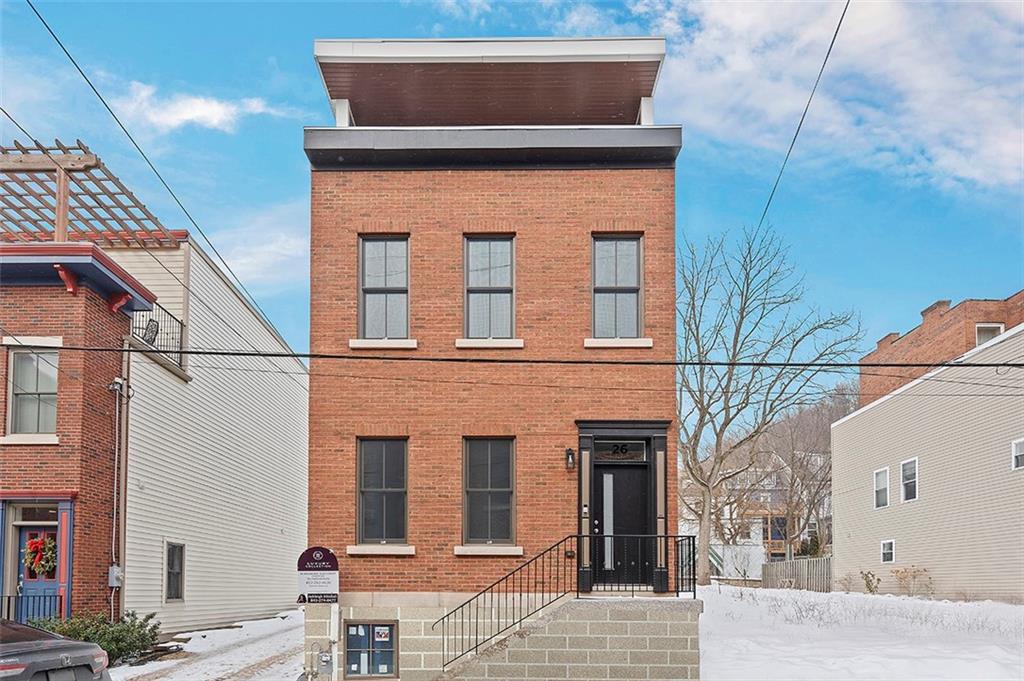 WELCOME HOME!! Welcome to an entertainers dream! T