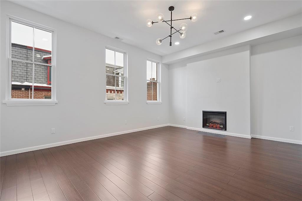26 Jacksonia Street Pittsburgh, PA 15212 - Photo 13 of 25 Living area on main floor