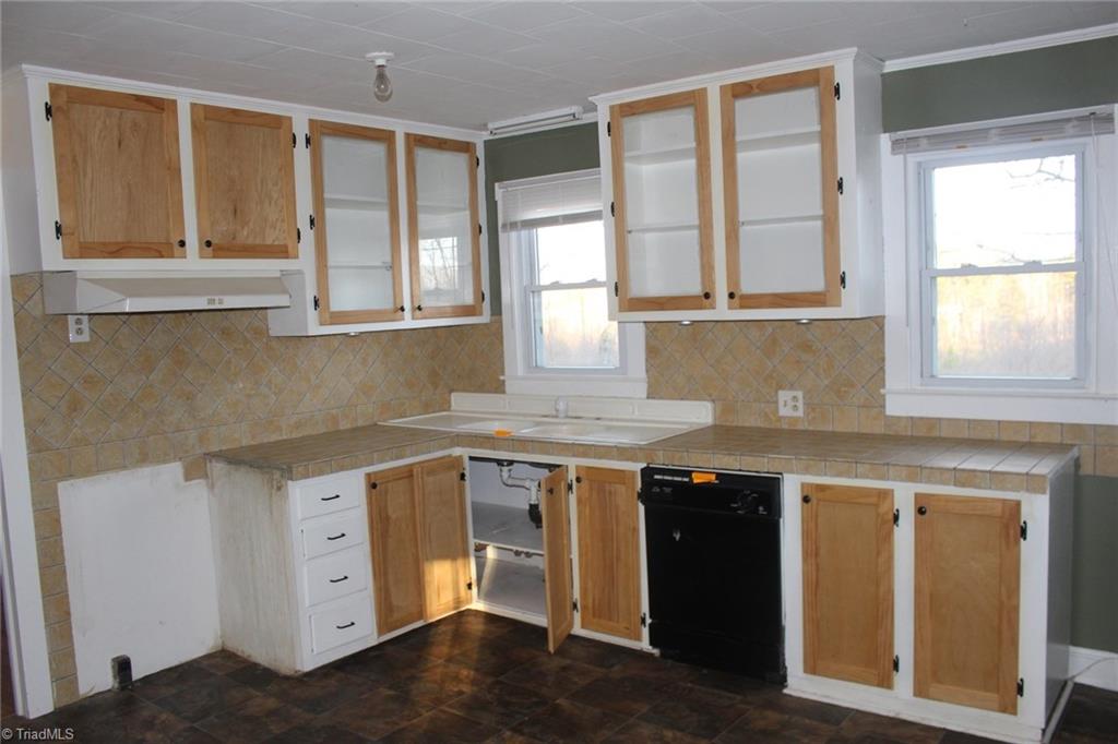 7325 Ridge Road Tobaccoville, NC 27050 - Photo 3 of 11 Gallery Image 3