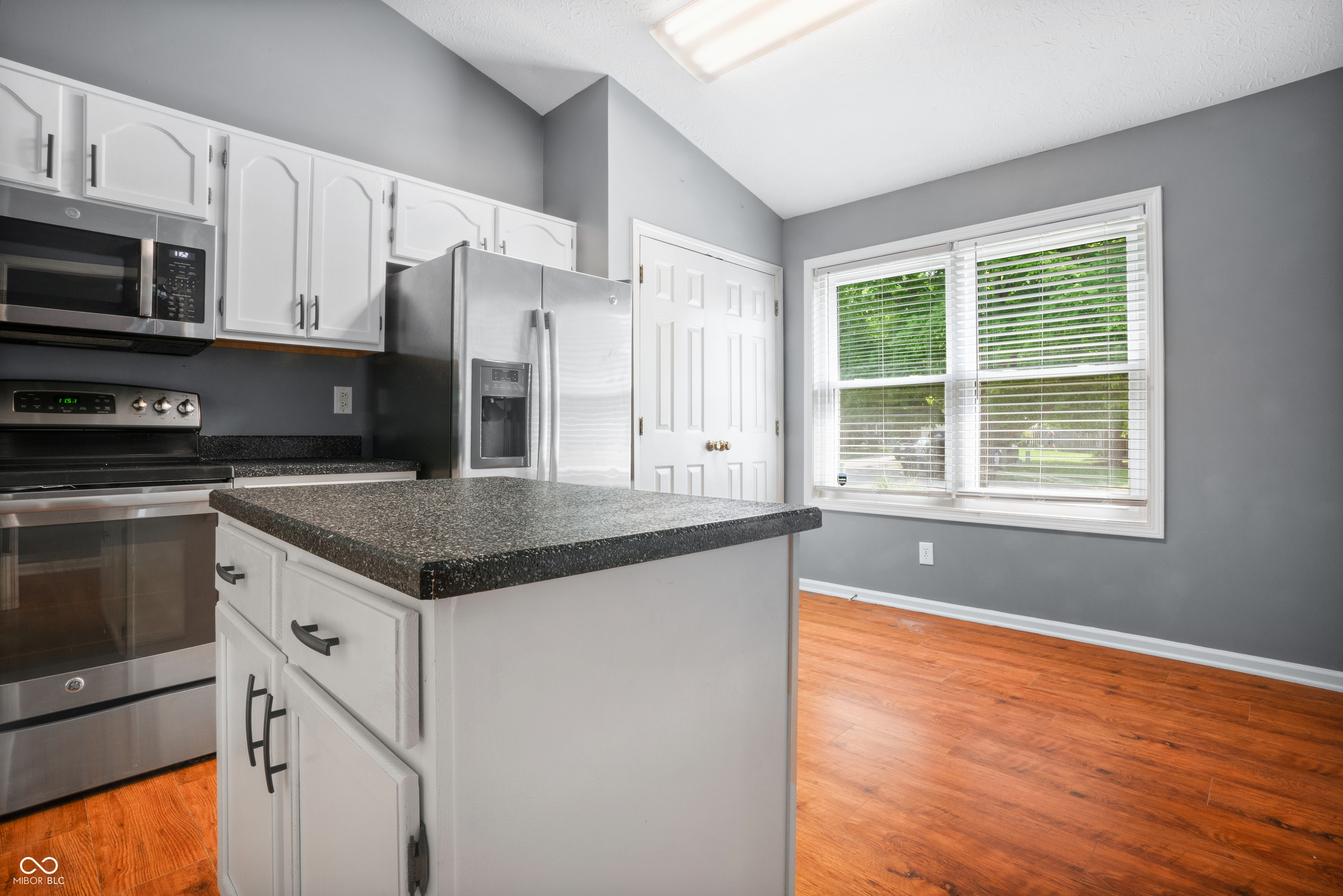 1140 Hopkins Road Indianapolis, IN 46229 - Photo 5 of 36 Gallery Image 5