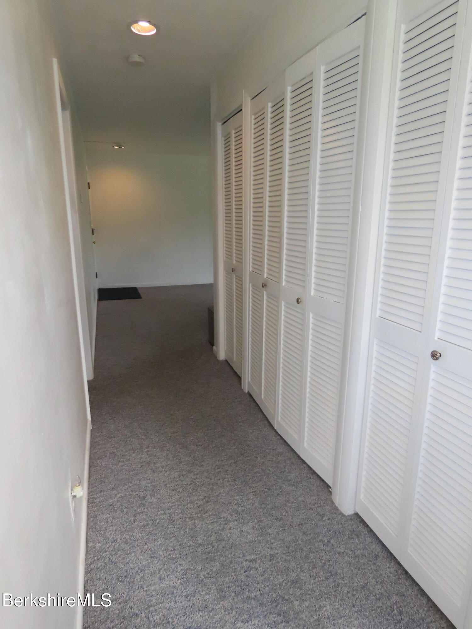 189 Stratton Road, Unit C4 Williamstown, MA 01267 - Photo 16 of 29 hallway
