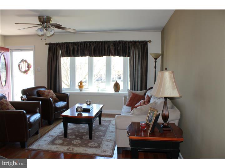 110 Bender Road Horsham, PA 19040 - Photo 3 of 25 Living Room