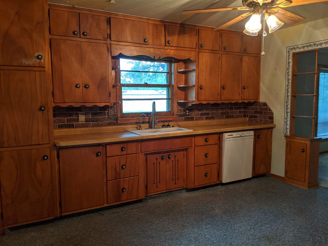 7336 La Porte Road Waterloo, IA 50702 - Photo 5 of 19 Gallery Image 5