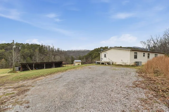 $400,000 | 357 Muncey Hollow Lane, Washburn, TN 37888
