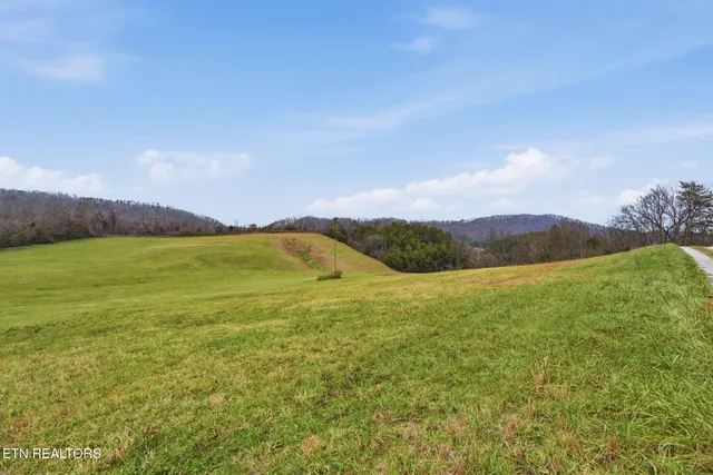 $400,000 | 357 Muncey Hollow Lane, Washburn, TN 37888