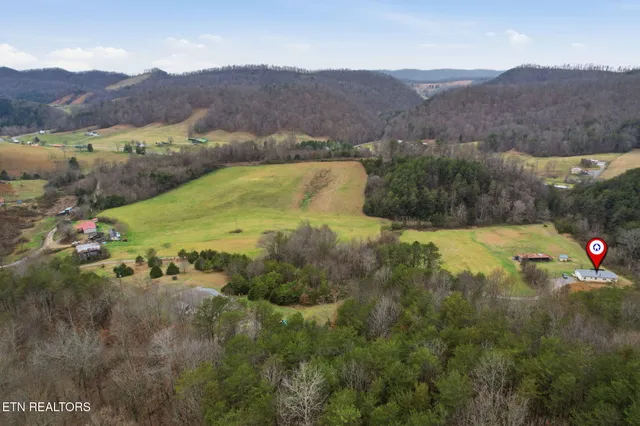 $400,000 | 357 Muncey Hollow Lane, Washburn, TN 37888