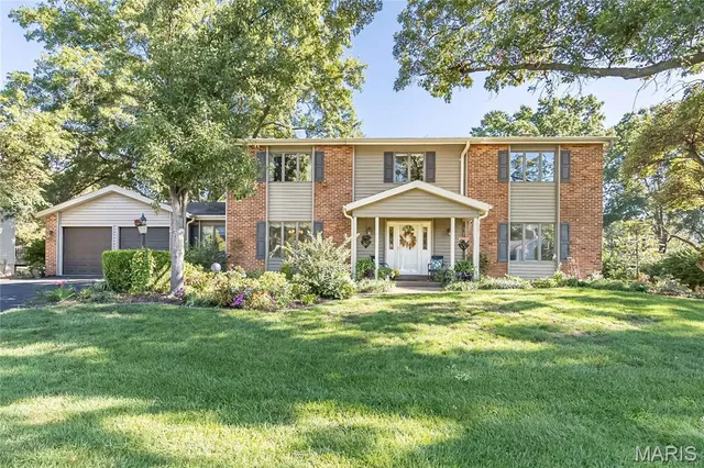 $615,000 | 1620 Chalmers Drive, Chesterfield, MO 63017