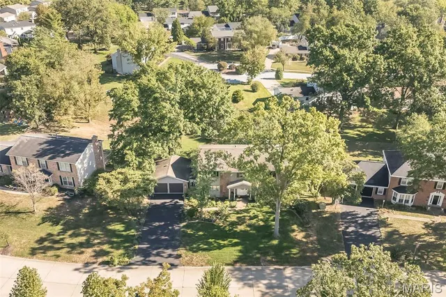 $615,000 | 1620 Chalmers Drive, Chesterfield, MO 63017