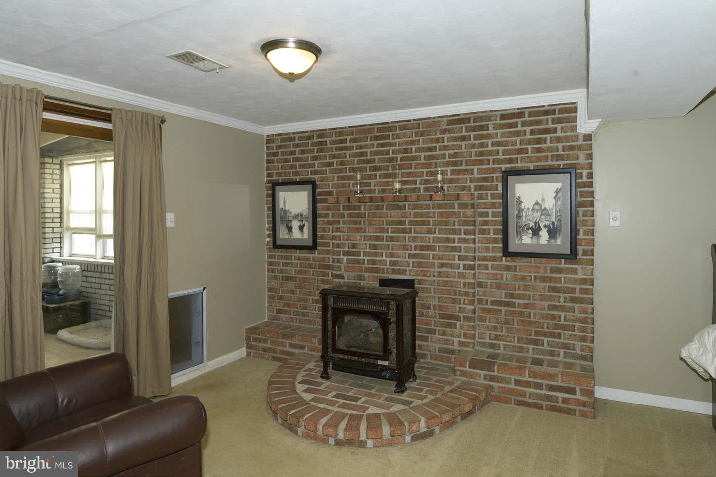 2223 Dairy Farm Road Gambrills, MD 21054 - Photo 17 of 24 Family Room