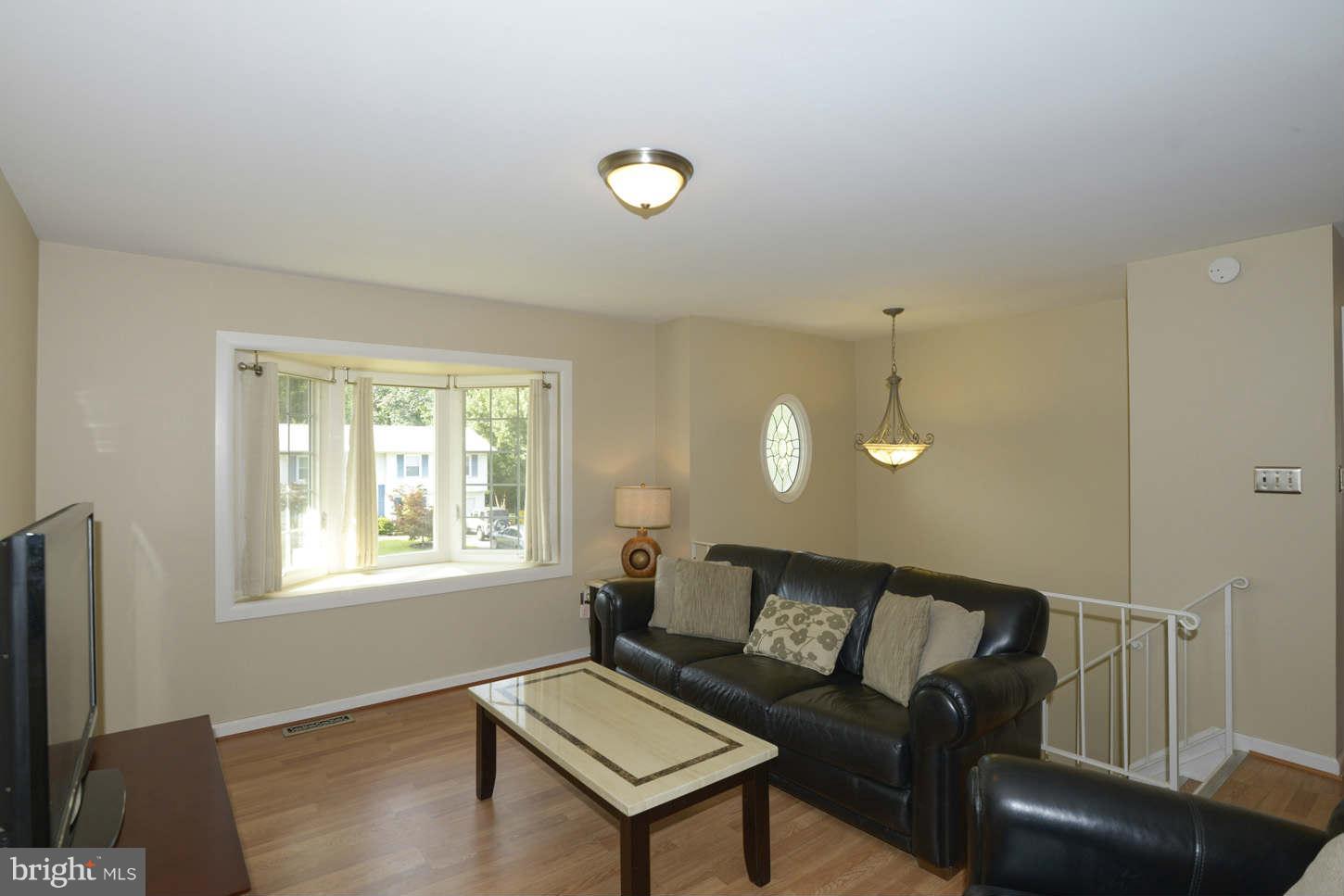 2223 Dairy Farm Road Gambrills, MD 21054 - Photo 5 of 24 Living Room
