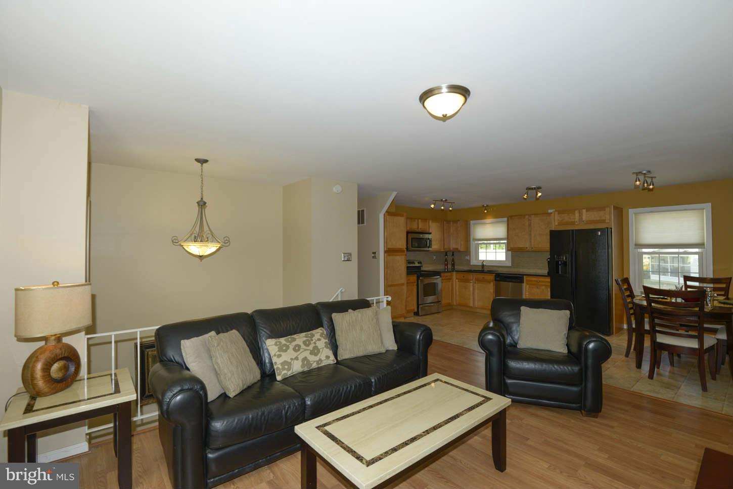 2223 Dairy Farm Road Gambrills, MD 21054 - Photo 6 of 24 Living Room