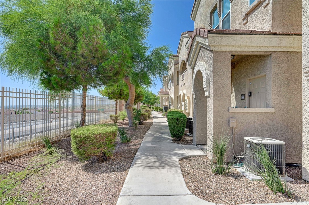 10550 West Alexander Road, Unit 1083 Las Vegas, NV 89129 - Photo 4 of 58 Gallery Image 4
