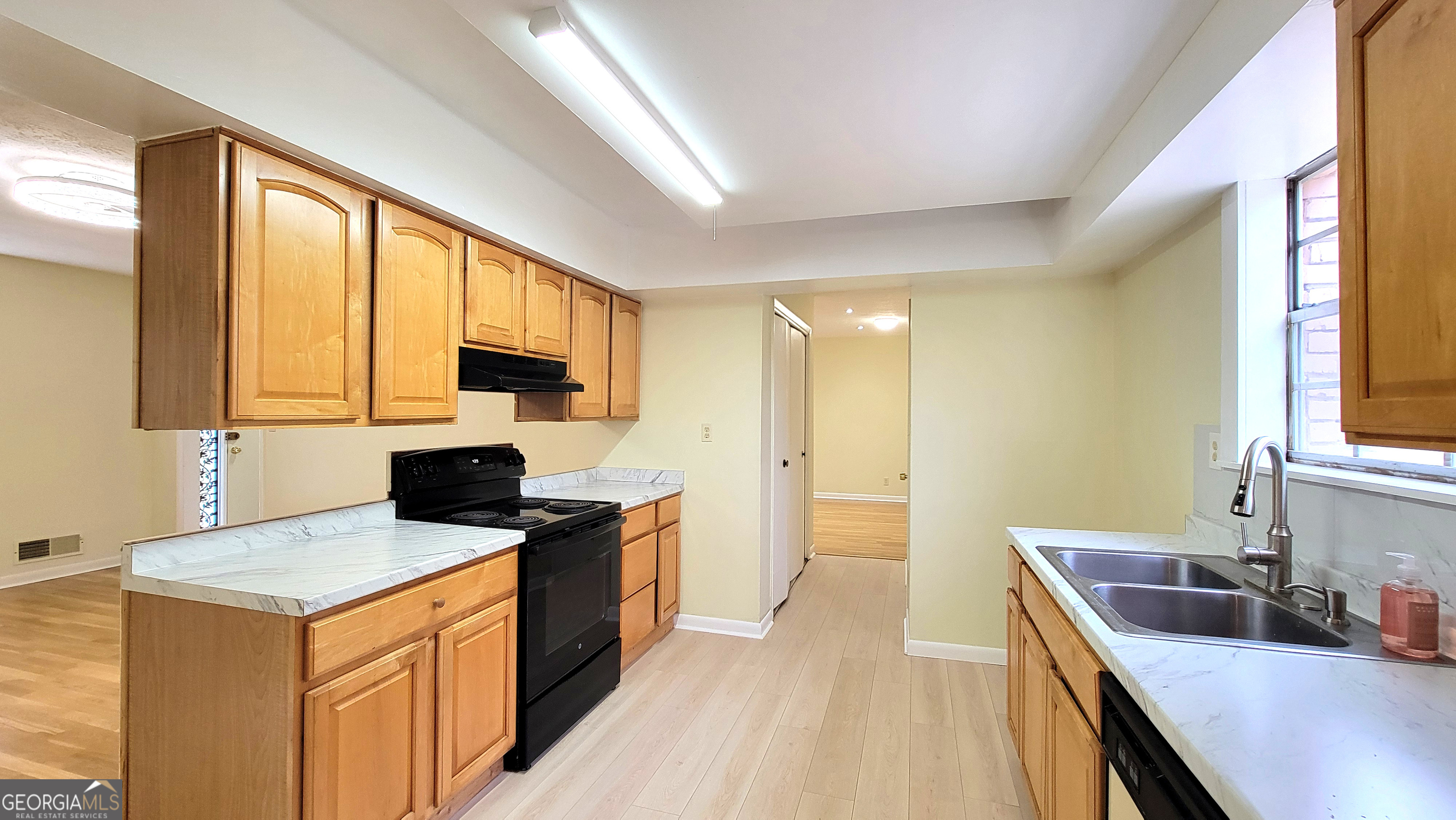 6418 Maddox Road Morrow, GA 30260 - Photo 13 of 44