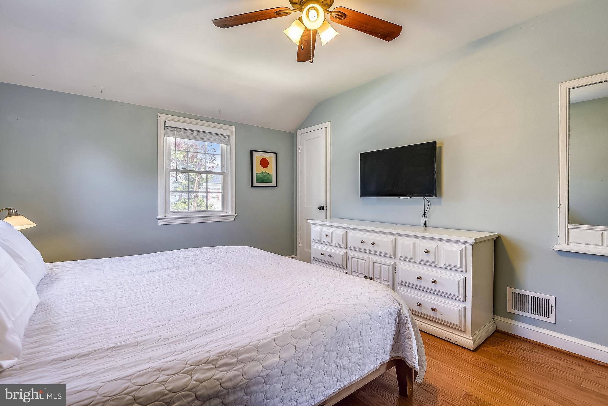 2408 Homestead Drive Silver Spring, MD 20902 - Photo 12 of 24 Gallery Image 12
