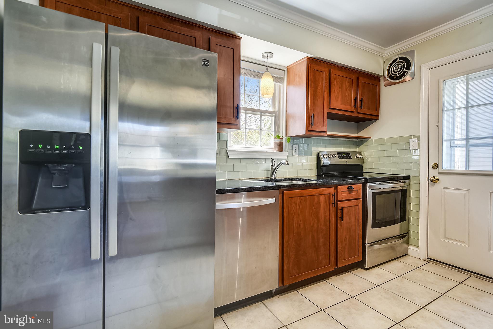 2408 Homestead Drive Silver Spring, MD 20902 - Photo 6 of 24 Kitchen with new granite countertops